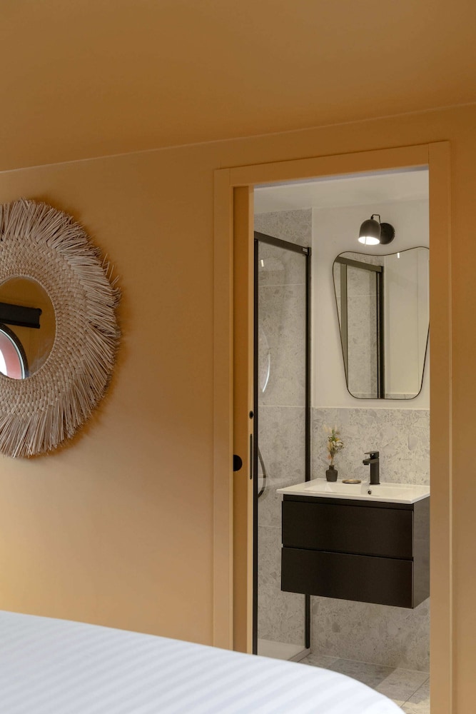 la peniche bed and bicycle aigues mortes