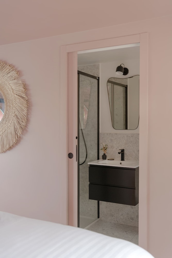 la peniche bed and bicycle aigues mortes