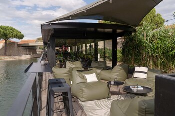 la peniche bed and bicycle aigues mortes