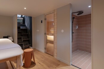 la peniche bed and bicycle aigues mortes