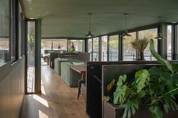 la peniche bed and bicycle aigues mortes