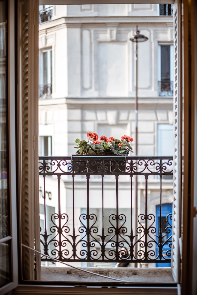 La Maison Gobert (Adults Only),Rosny-Sous-Bois>>Paris,4 star