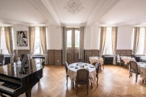 chateau de montabert