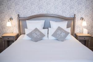 chateau de montabert