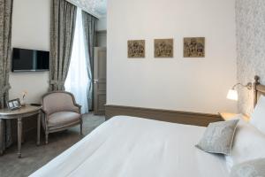 chateau de montabert