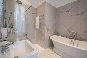 chateau de montabert