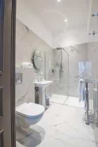 chateau de montabert