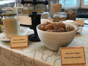 chateau de montabert