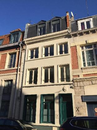 Le Chat Qui Dort,Near Old Stock Exchange,5 star
