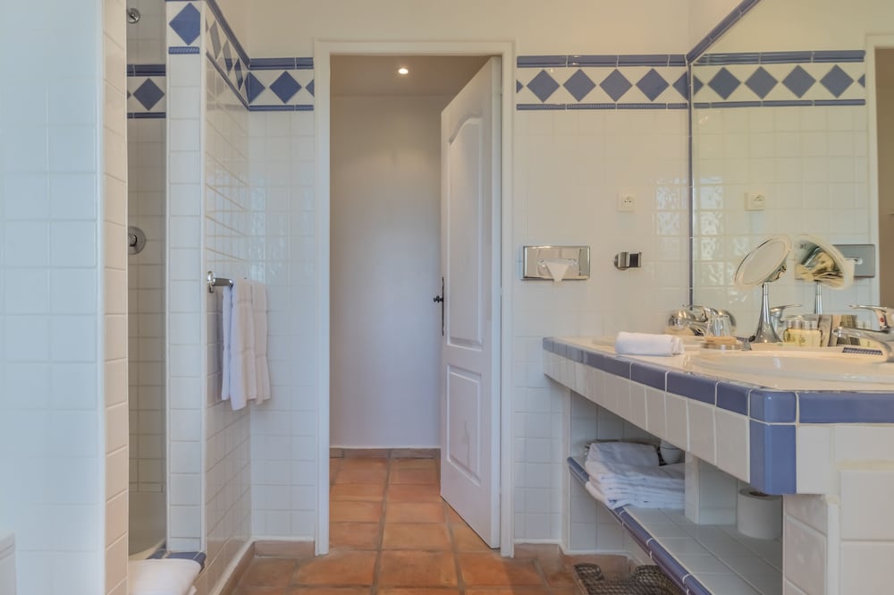 hotel club port la galere