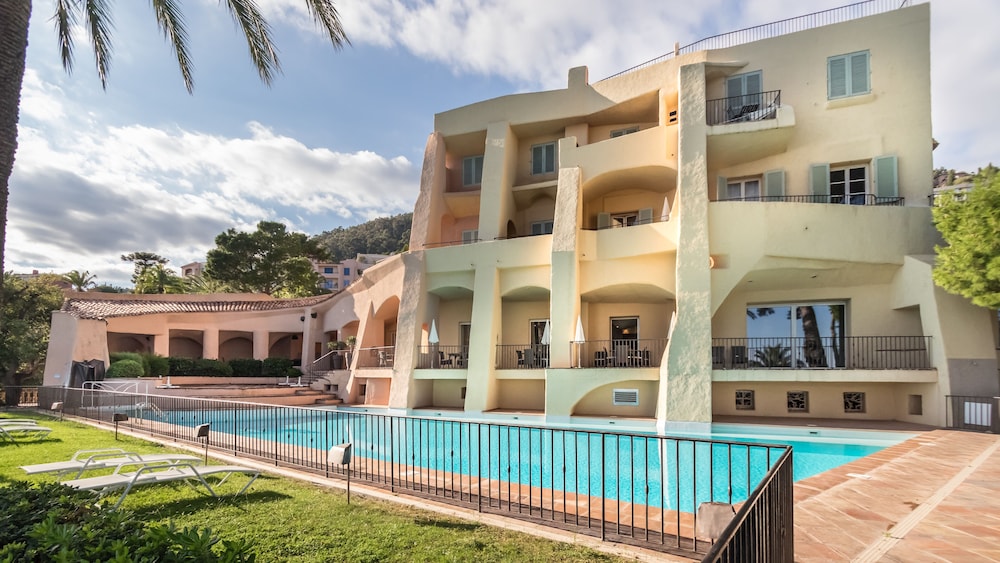 hotel club port la galere