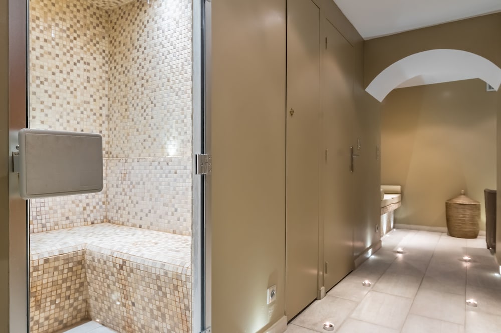 hotel club port la galere