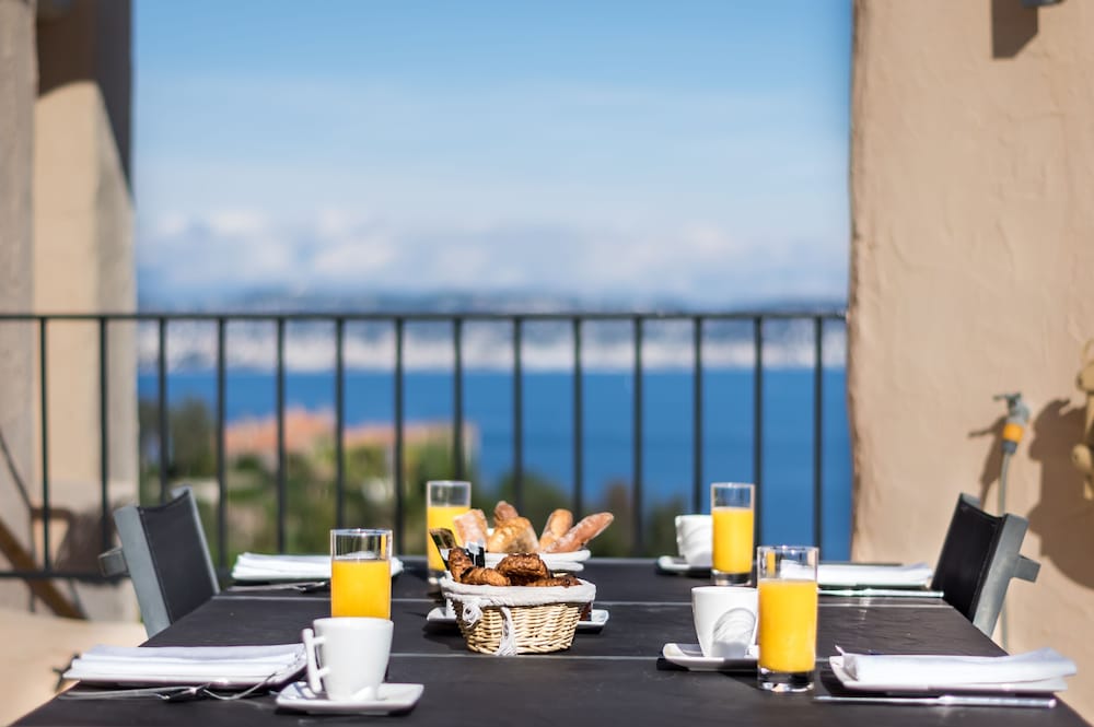hotel club port la galere