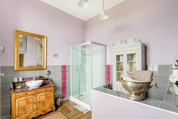 Chateau De Montbrault (Adults Only),Fougeres>>Fleurigne,3 star