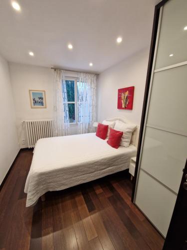 Villa Castoria,Carrieres-Sur-Seine>>Acheres,4 star