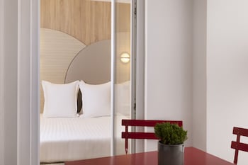 yuna blanche serviced apartments