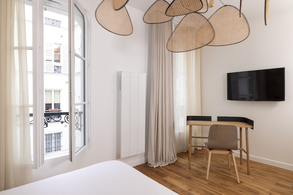 yuna blanche serviced apartments