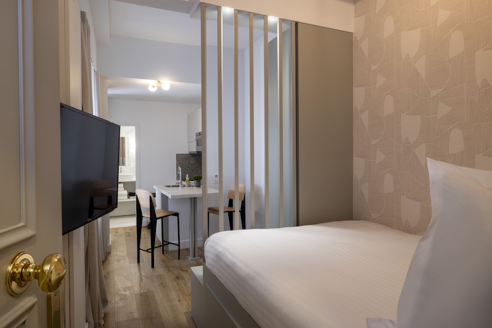 yuna blanche serviced apartments