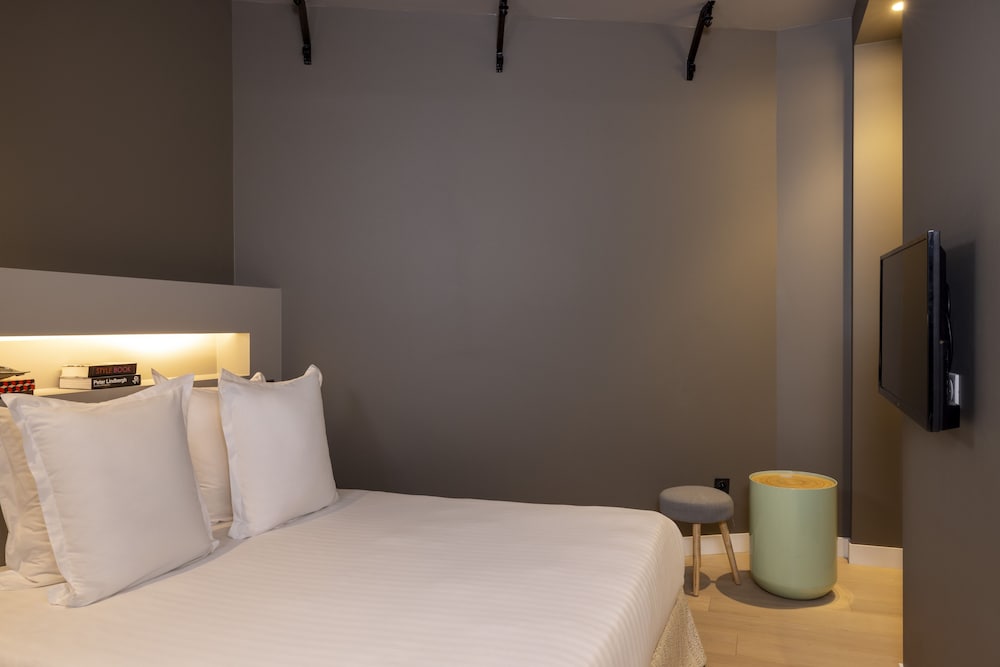 yuna blanche serviced apartments