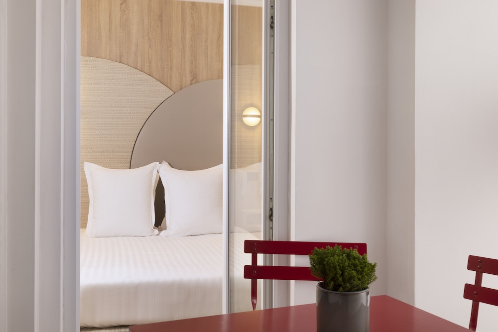 yuna blanche serviced apartments