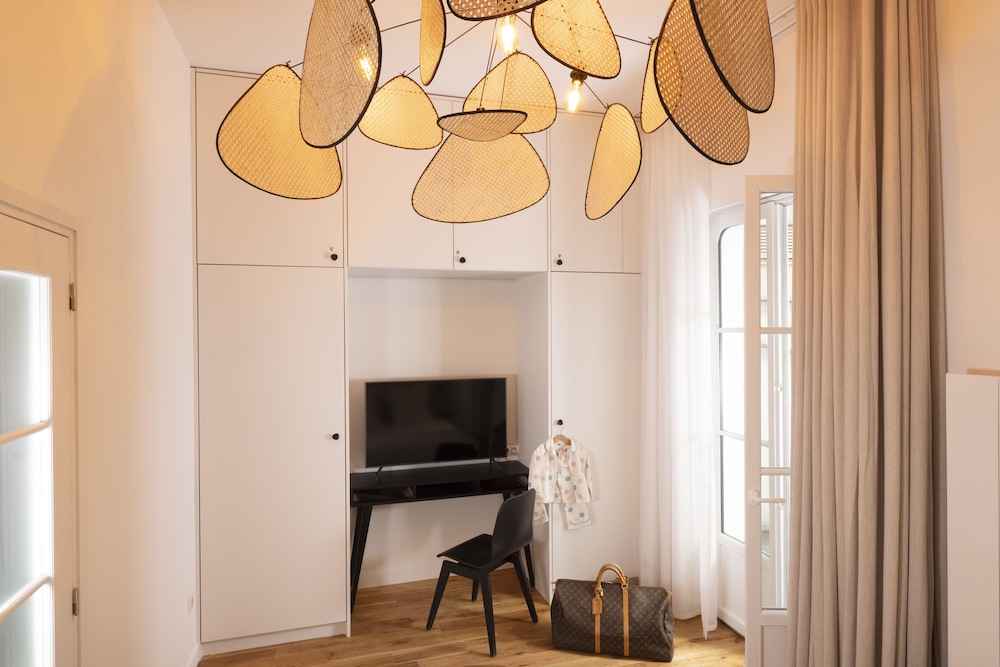 yuna blanche serviced apartments