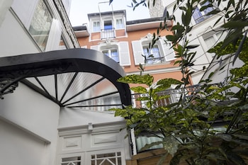 yuna blanche serviced apartments