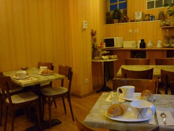 Hotel Du Centre,Lourdes>>Hautes-Pyrénées,1 star