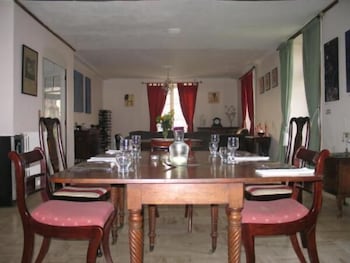 Le Voltaire Chambres Et Table D'hotes,Brion-Pres-Thouet>>Airvault,3 star