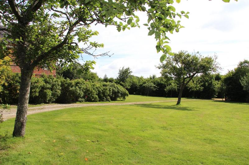 Pommenial De La Hérissonnière,La Vespiere>>Canapville,3 star