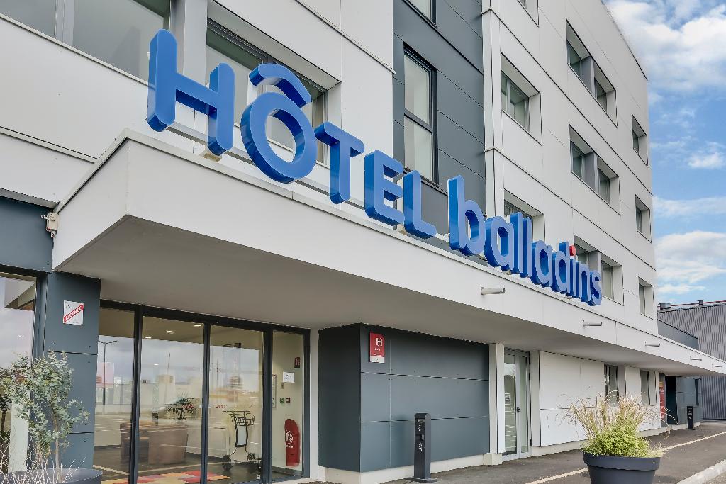 hotel balladins caen memorial