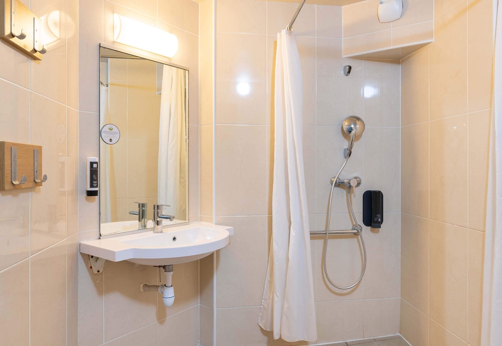 bandb hotel lyon st bonnet mi plaine