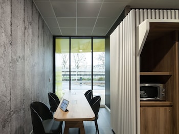 B&B Hotel Nanterre Rueil Malmaison,Nanterre>>Hauts-De-Seine,3 star