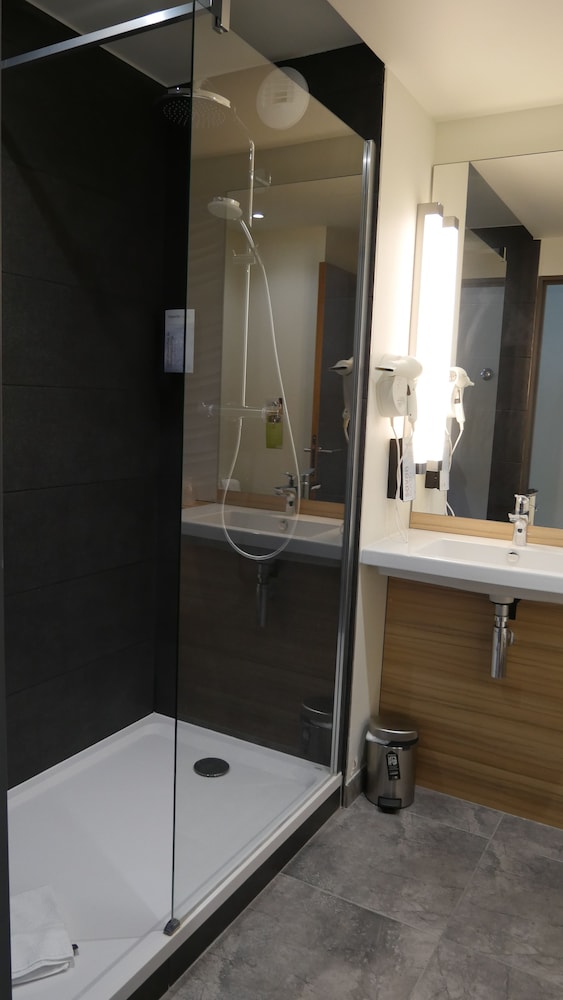 ibis rouen centre rive gauche mermoz