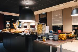 ibis rouen centre rive gauche mermoz