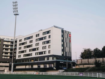 ibis rouen centre rive gauche mermoz