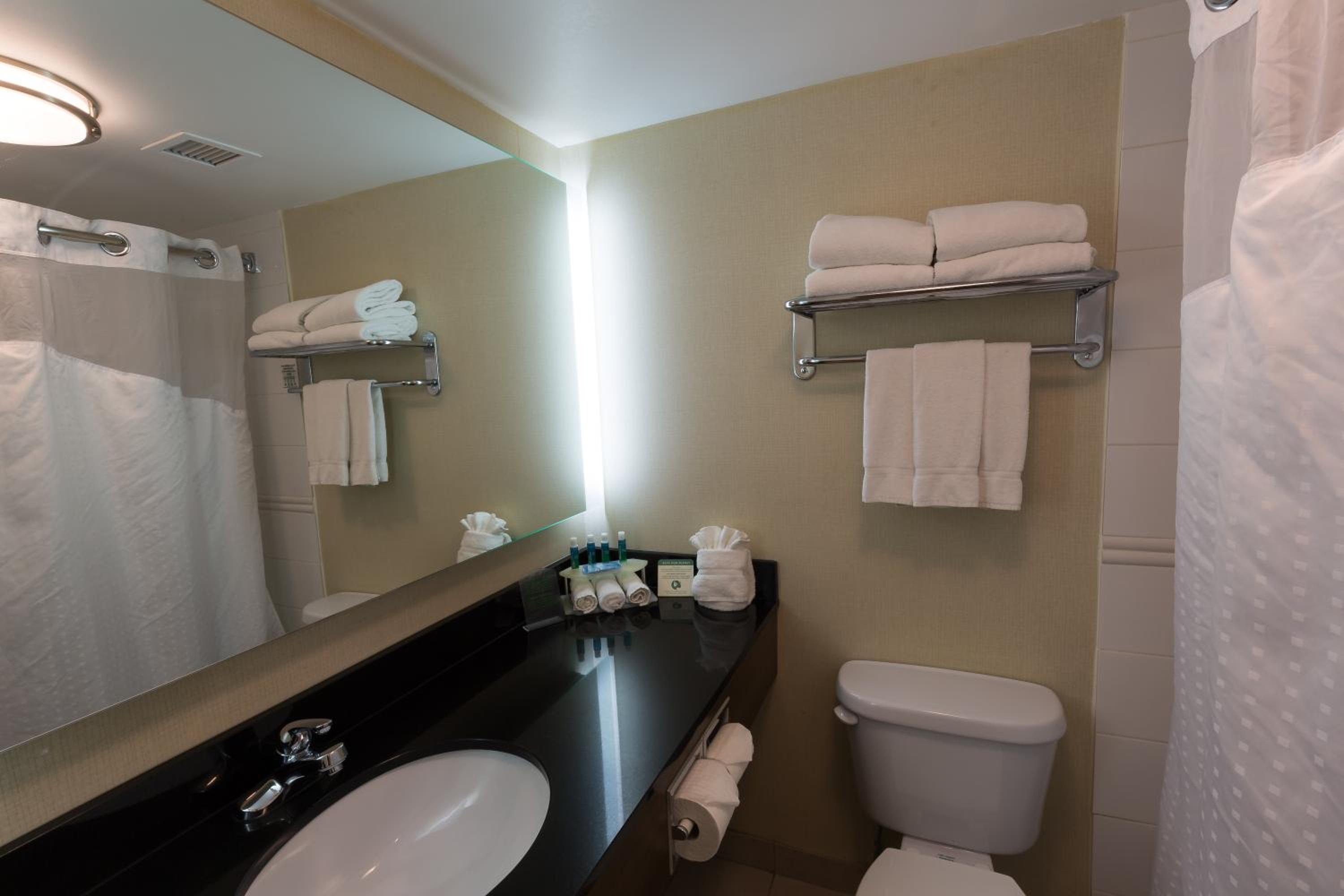 holiday inn express edmonton downtown by ihg