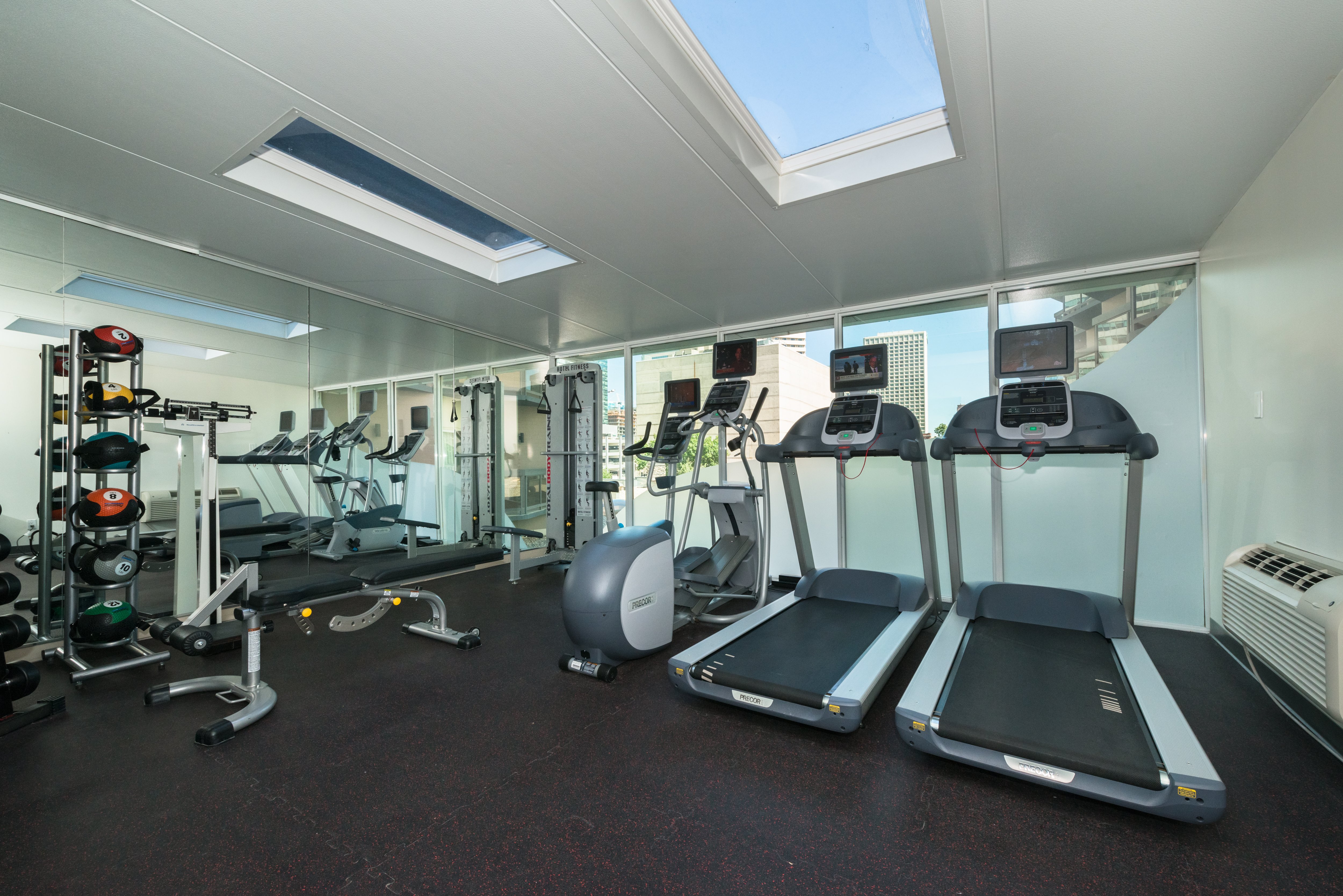 holiday inn express edmonton downtown by ihg