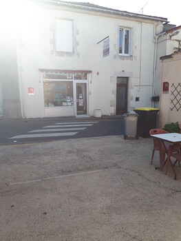Le Cadran,Civray>>Charroux,2 star
