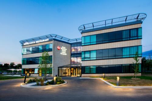 best western plus hotel escapade senlis