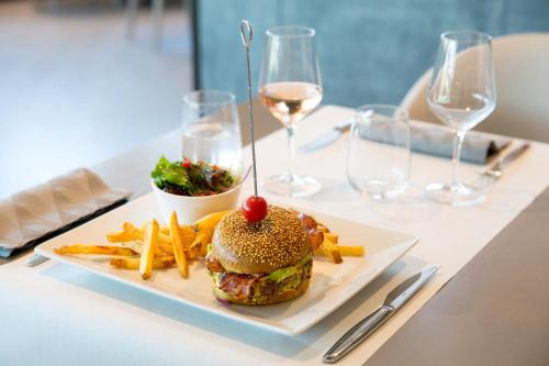 best western plus hotel escapade senlis