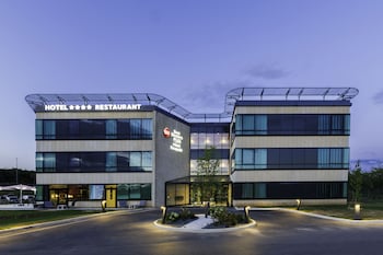 best western plus hotel escapade senlis
