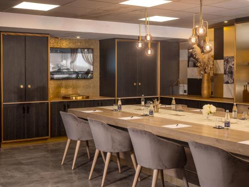 niepce paris hotel curio collection by hilton