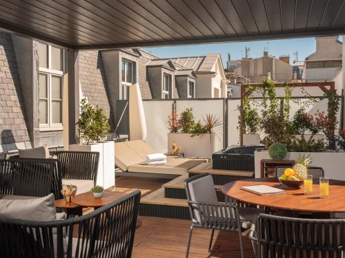 niepce paris hotel curio collection by hilton