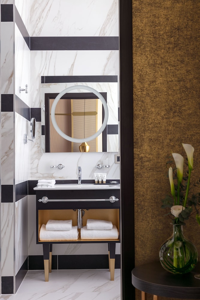 niepce paris hotel curio collection by hilton