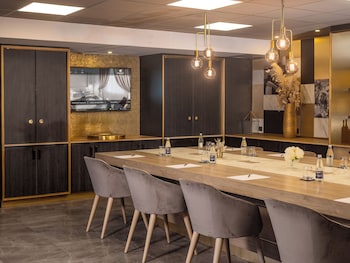 niepce paris hotel curio collection by hilton