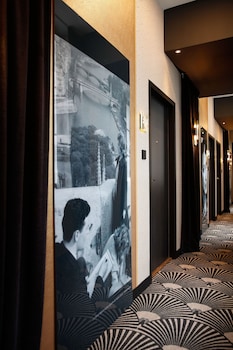 niepce paris hotel curio collection by hilton