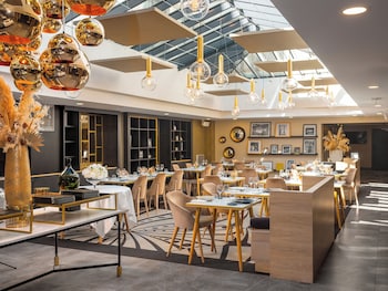 niepce paris hotel curio collection by hilton