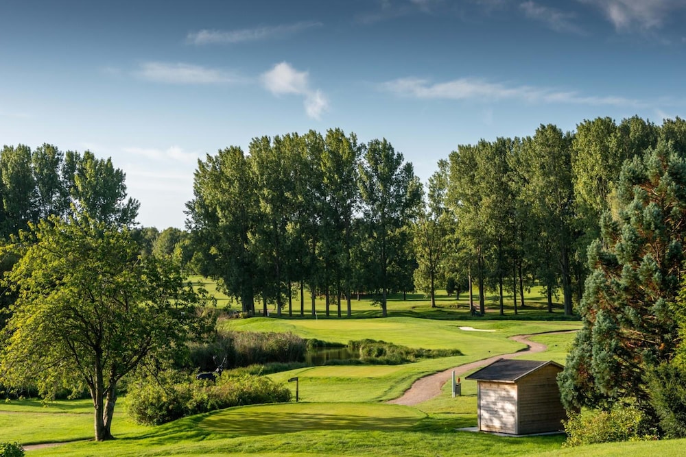 le pavillon du golf darras