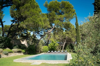 domaine de saint clair adults only