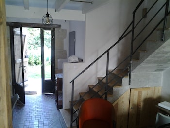 Au Velo Dans L'arbre,Near Chateau Ausone,3 star